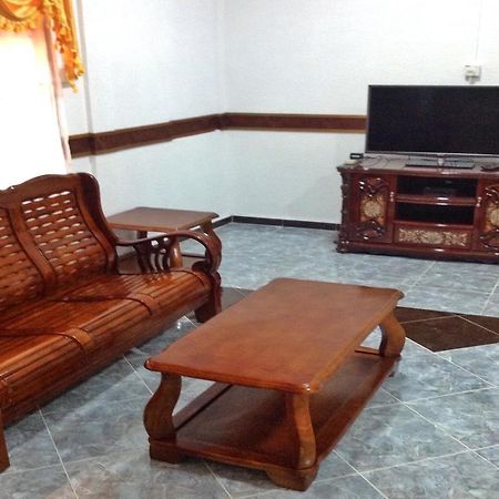 Nur Muslim Homestay At Kota Bharu Extérieur photo