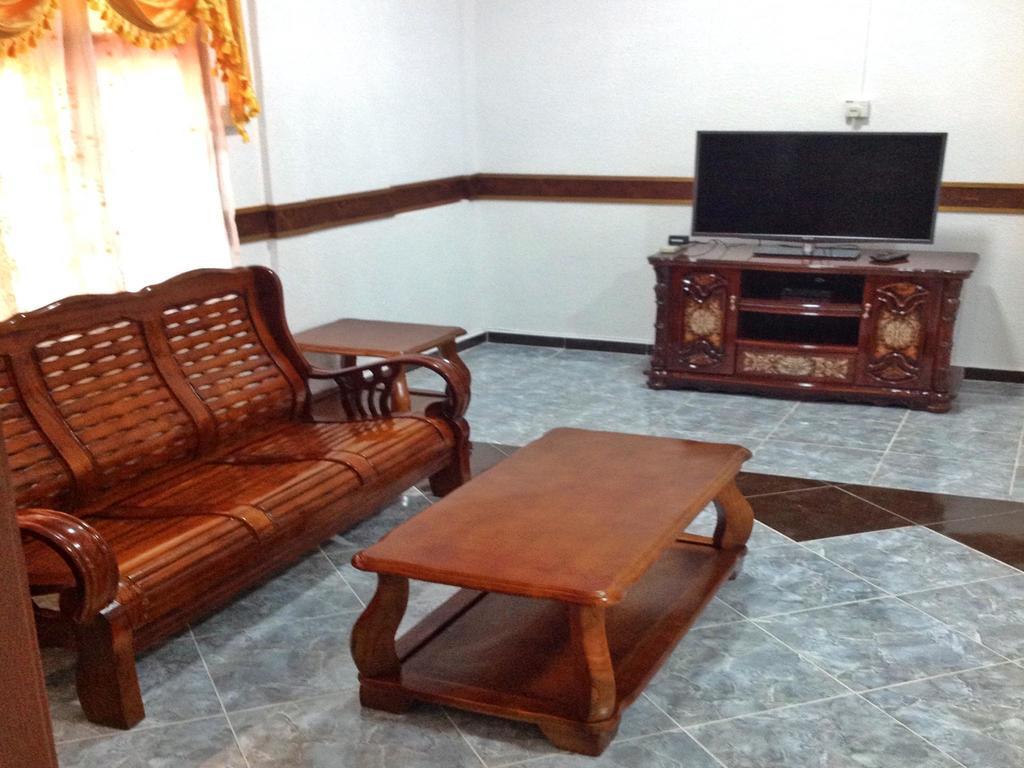 Nur Muslim Homestay At Kota Bharu Extérieur photo