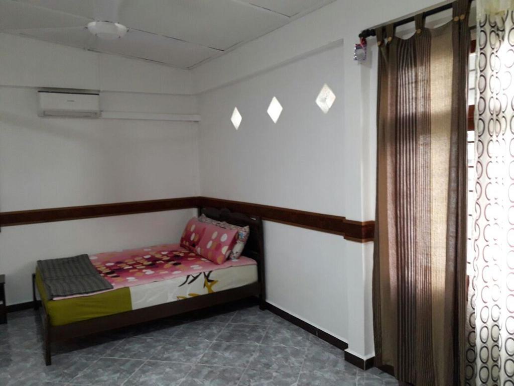 Nur Muslim Homestay At Kota Bharu Extérieur photo
