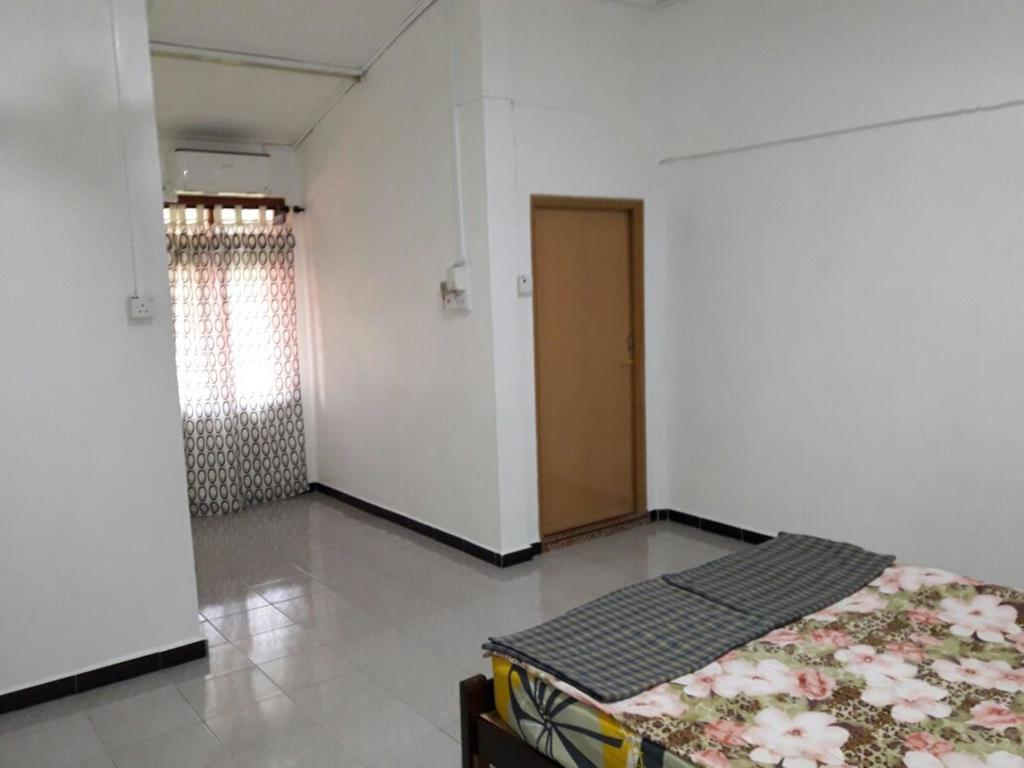Nur Muslim Homestay At Kota Bharu Extérieur photo