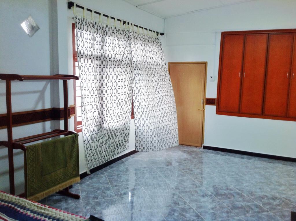 Nur Muslim Homestay At Kota Bharu Extérieur photo