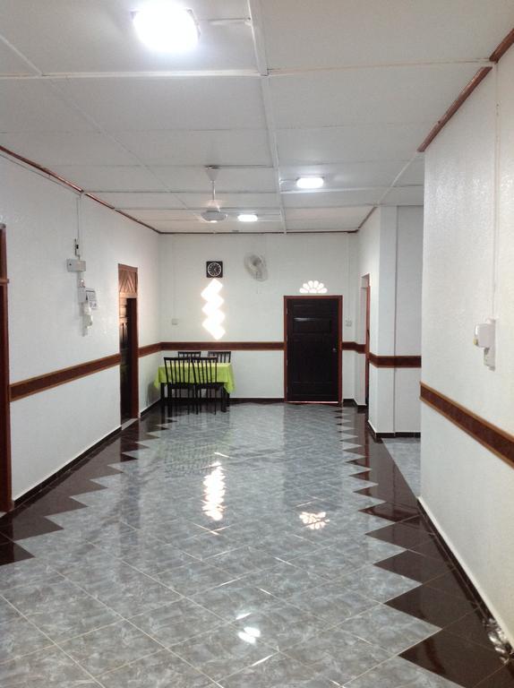 Nur Muslim Homestay At Kota Bharu Extérieur photo