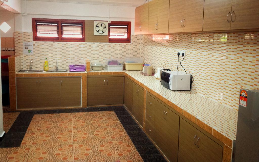 Nur Muslim Homestay At Kota Bharu Extérieur photo